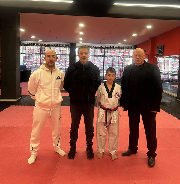 aleksios kakarelhs 330