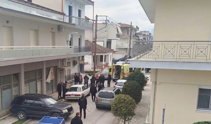 karditsa maxairwmenos tragoudistis 11