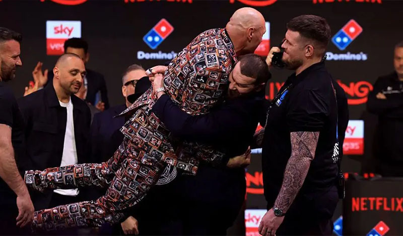 tyson fury arslanbek makhmudov