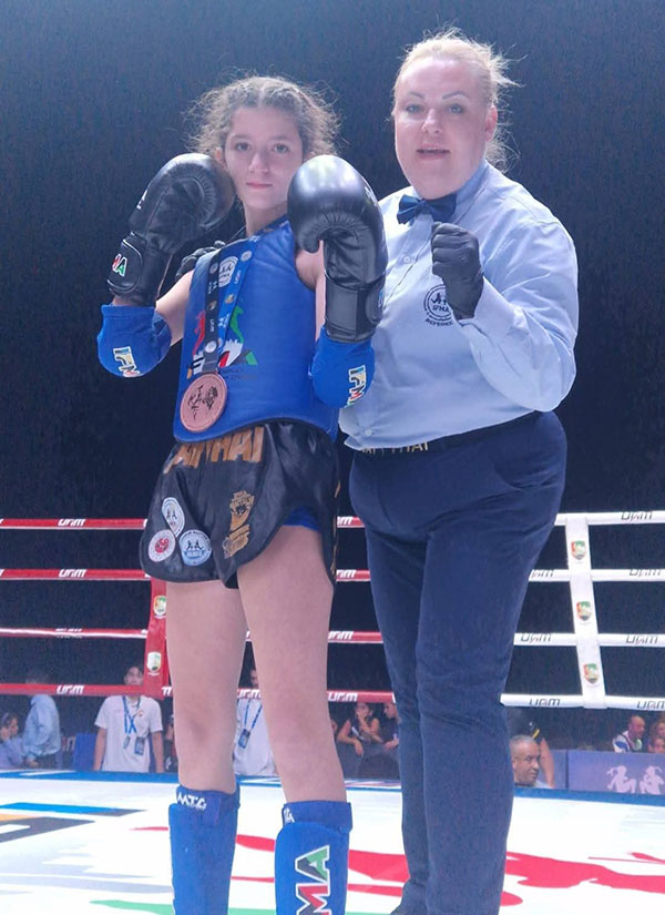 athlos kilkis pagkosmio neon muaythai 3