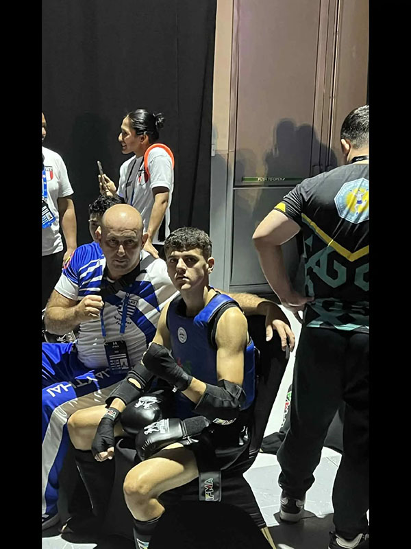 athlos kilkis pagkosmio neon muaythai 4