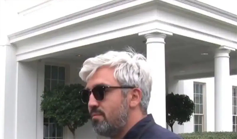 tourkos dimosiografos leukos oikos