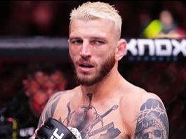 Είναι gay ο Dan Hooker;