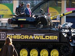 Ο Βρετανός πυγμάχος Derek Chisora πήγε με τανκ