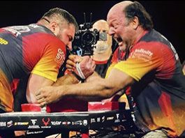 ‘East vs West 23’ : Ο Devon Larratt υπέταξε τον Laletin