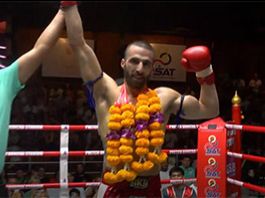 Ο Κλεάνθης Κυριάκου εντυπωσιακός με Ahmed στο ‘Samui Super Fight’ (vid)