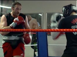 Ο Ρίκο Φερχόφεν σε σπάρινγκ με τον Τάισον Φιούρι