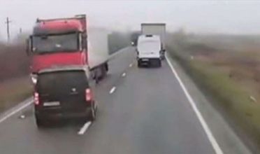 Επτά νεκροί οπαδοί του ΠΑΟΚ στη Ρουμανία σε τροχαίο – Η στιγμή της σύγκρουσης (ΒΙΝΤΕΟ)